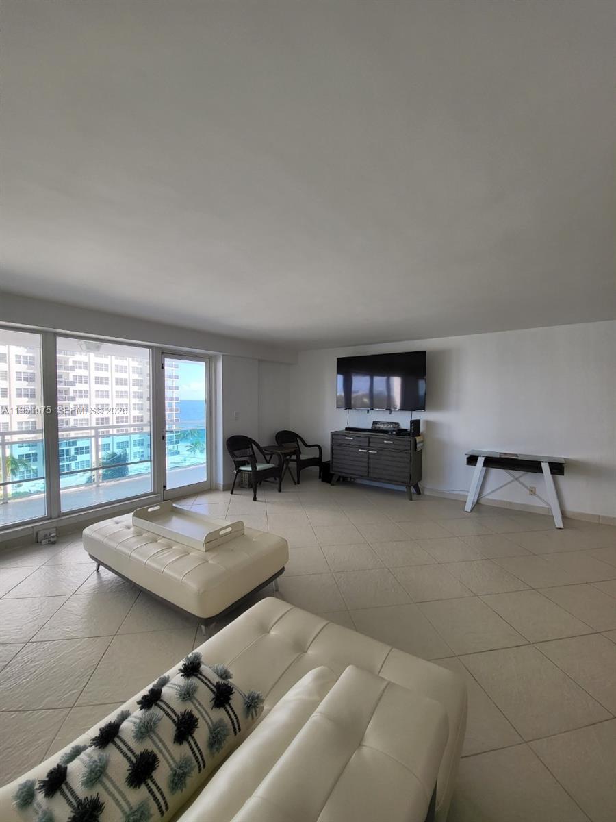3430 Galt Ocean Dr 702