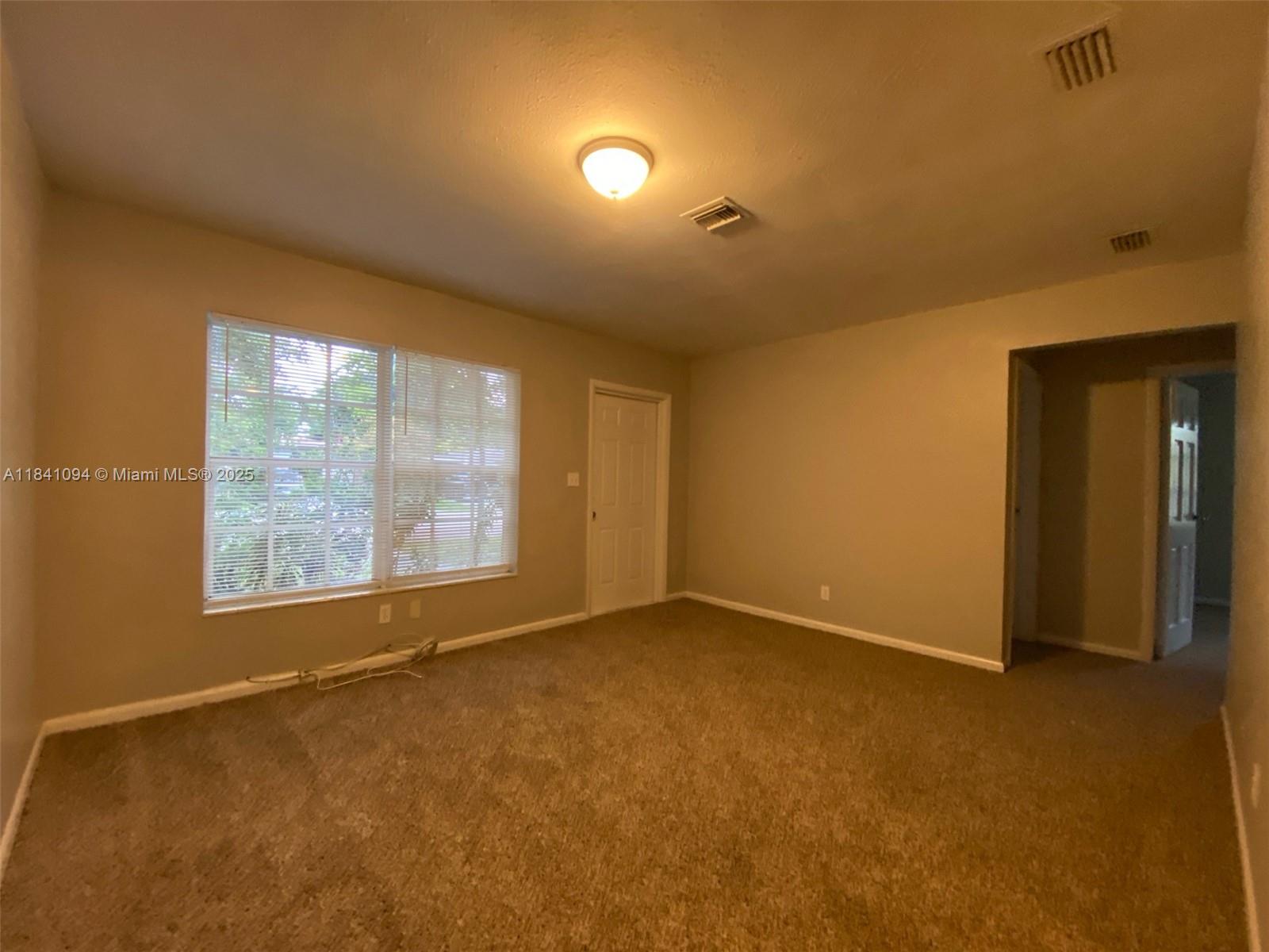128 SW 7th Ter, Hallandale Beach, FL, 33009/$383,000 1 128 SW 7th Ter