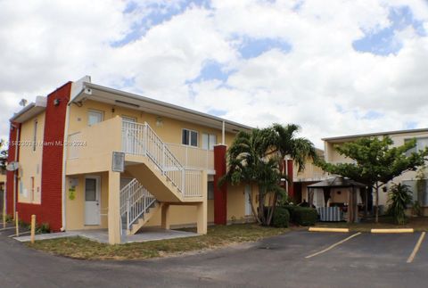 Condominium in Hialeah FL 1255 49th Pl Pl.jpg