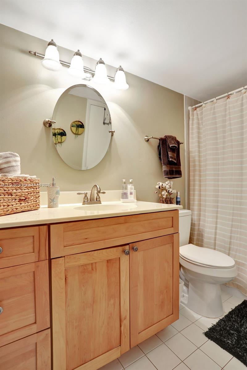 HILLSBORO LE BARON CONDO - Residential