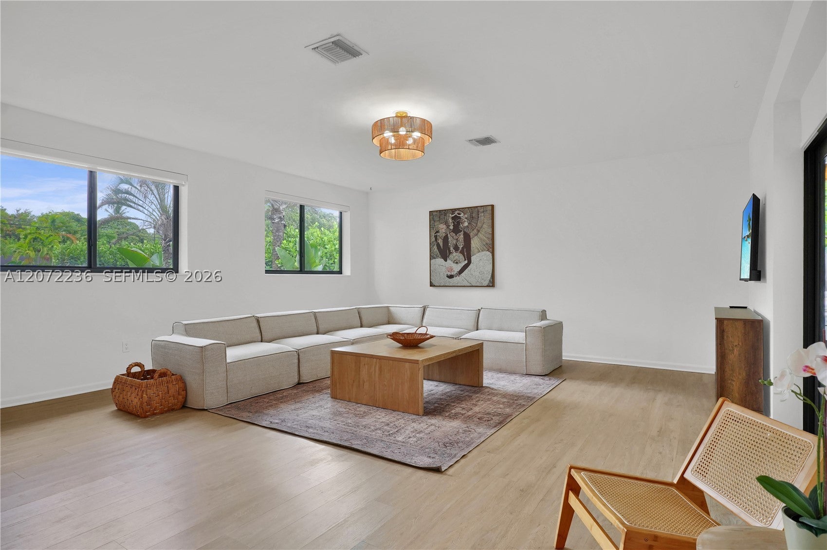 125 NE 150th St
