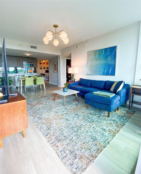 1600 SW 1 AVE 515 Miami FL 33129