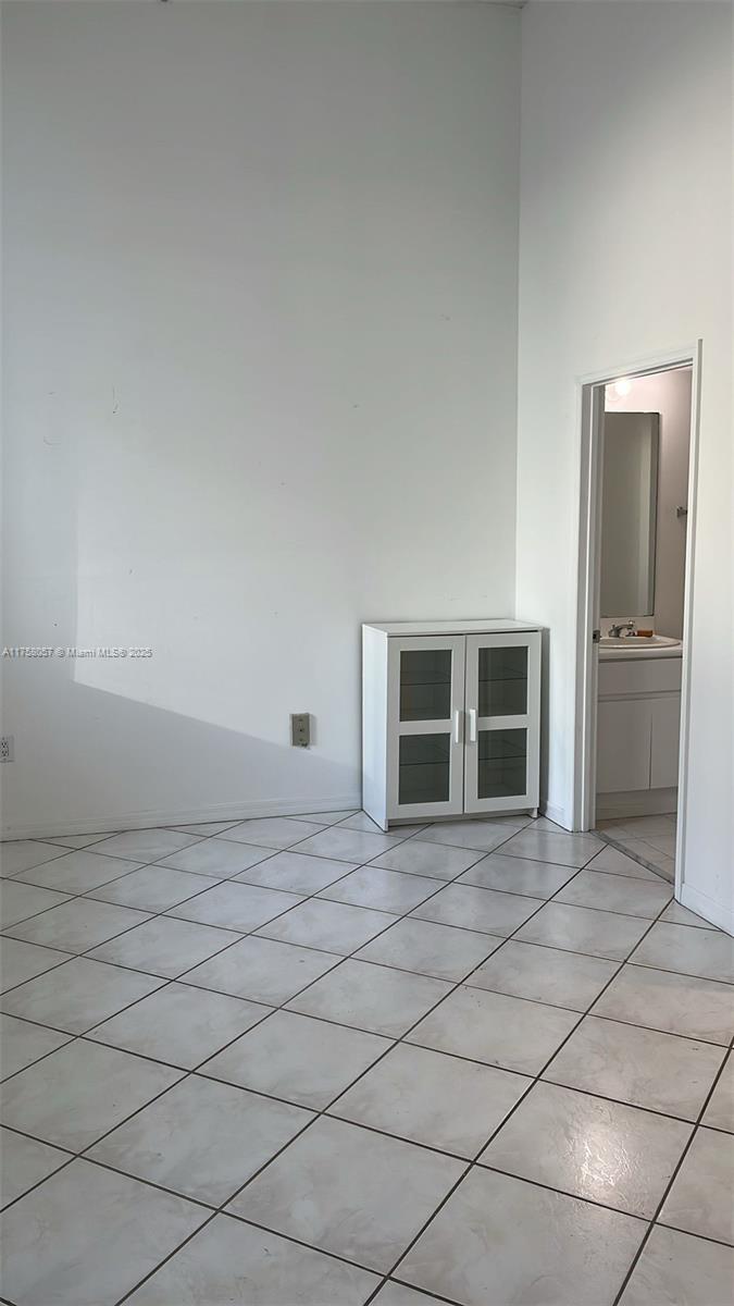 OCEANIA IV CONDO - Residential