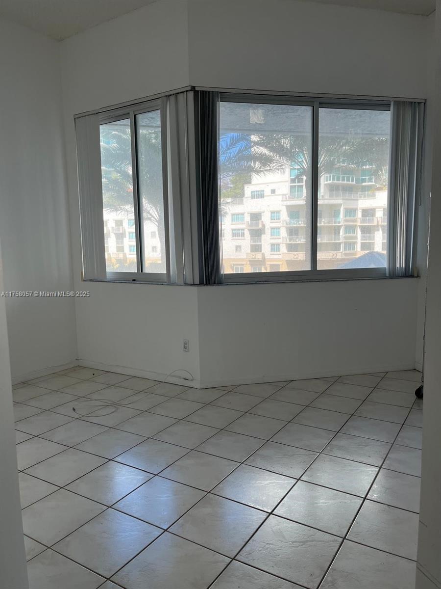 OCEANIA IV CONDO - Residential