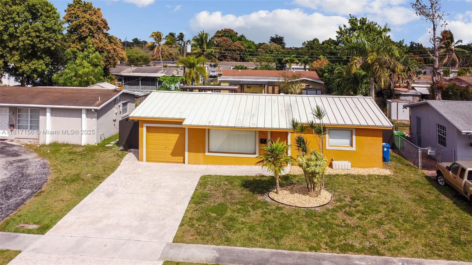Property for Sale at 6541 Nw 24th St, Sunrise, Miami-Dade County, Florida - Bedrooms: 2 
Bathrooms: 1  - $434,990