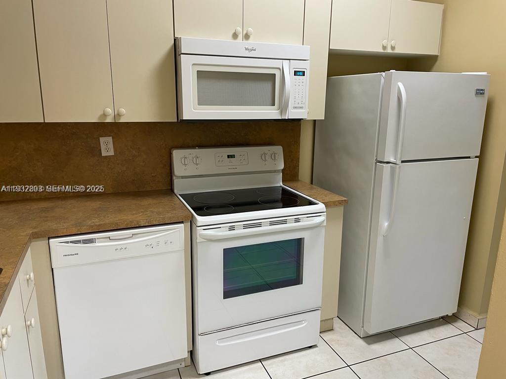 VENETIA GARDENS SOUTH CON - Residential