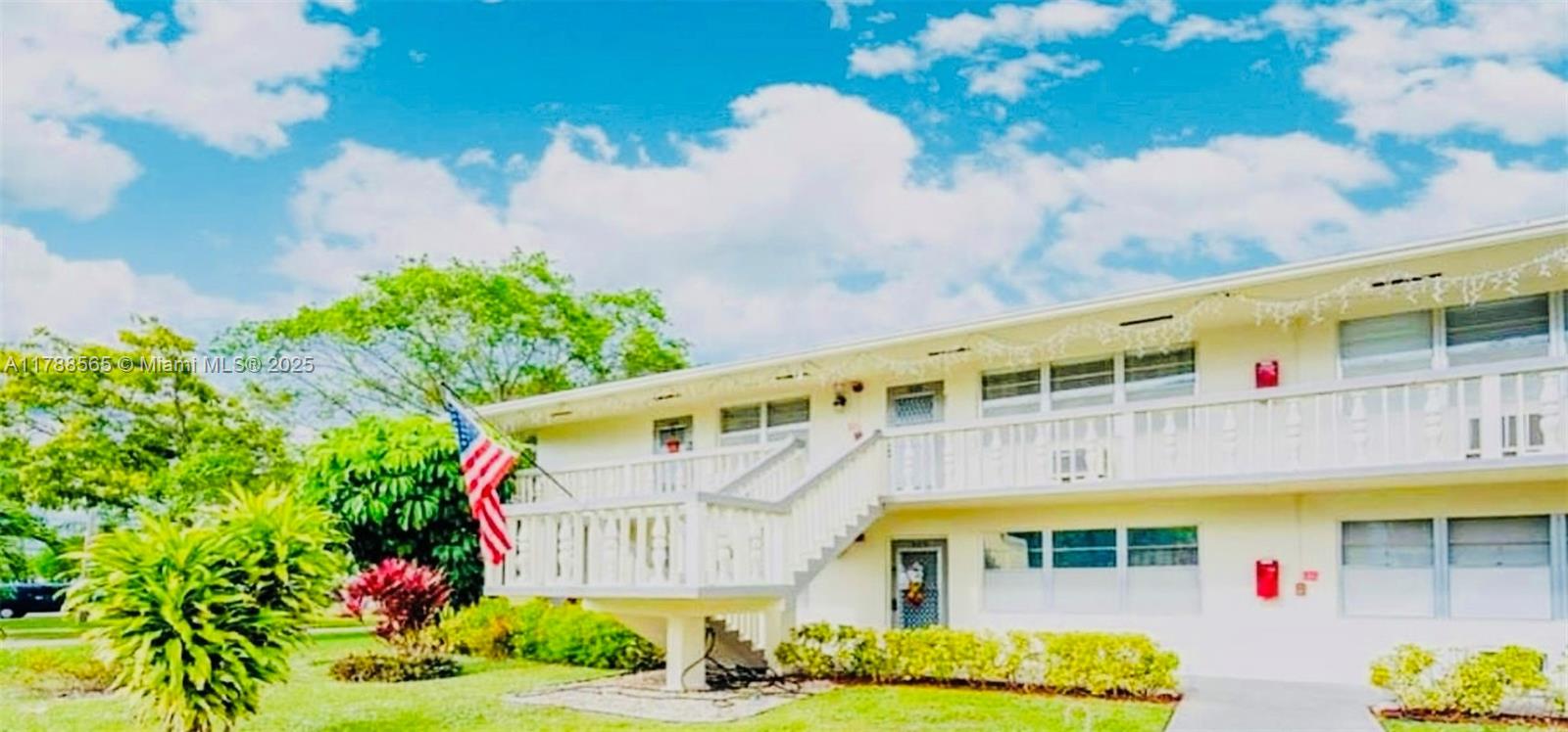 Property for Sale at 497 W Tilford  W W, Deerfield Beach, Broward County, Florida - Bedrooms: 2 
Bathrooms: 2  - $169,500