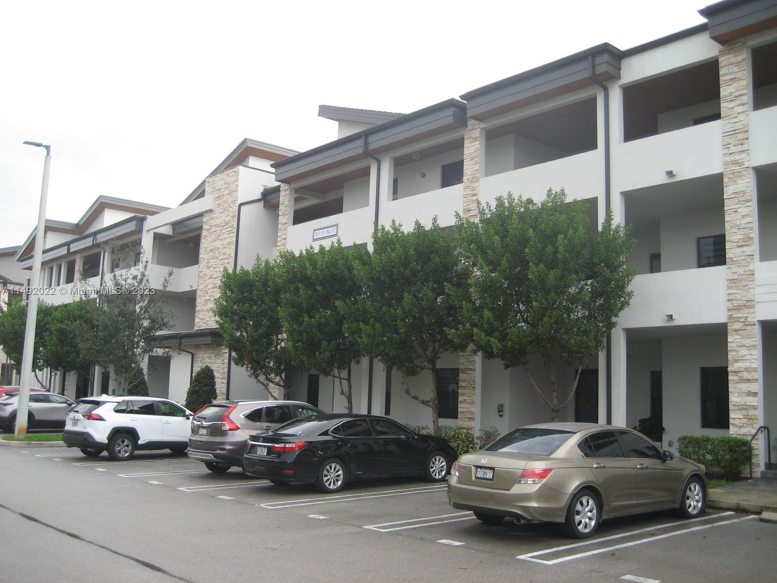 APEX AT PARK CENTRAL COND - Residential Lease