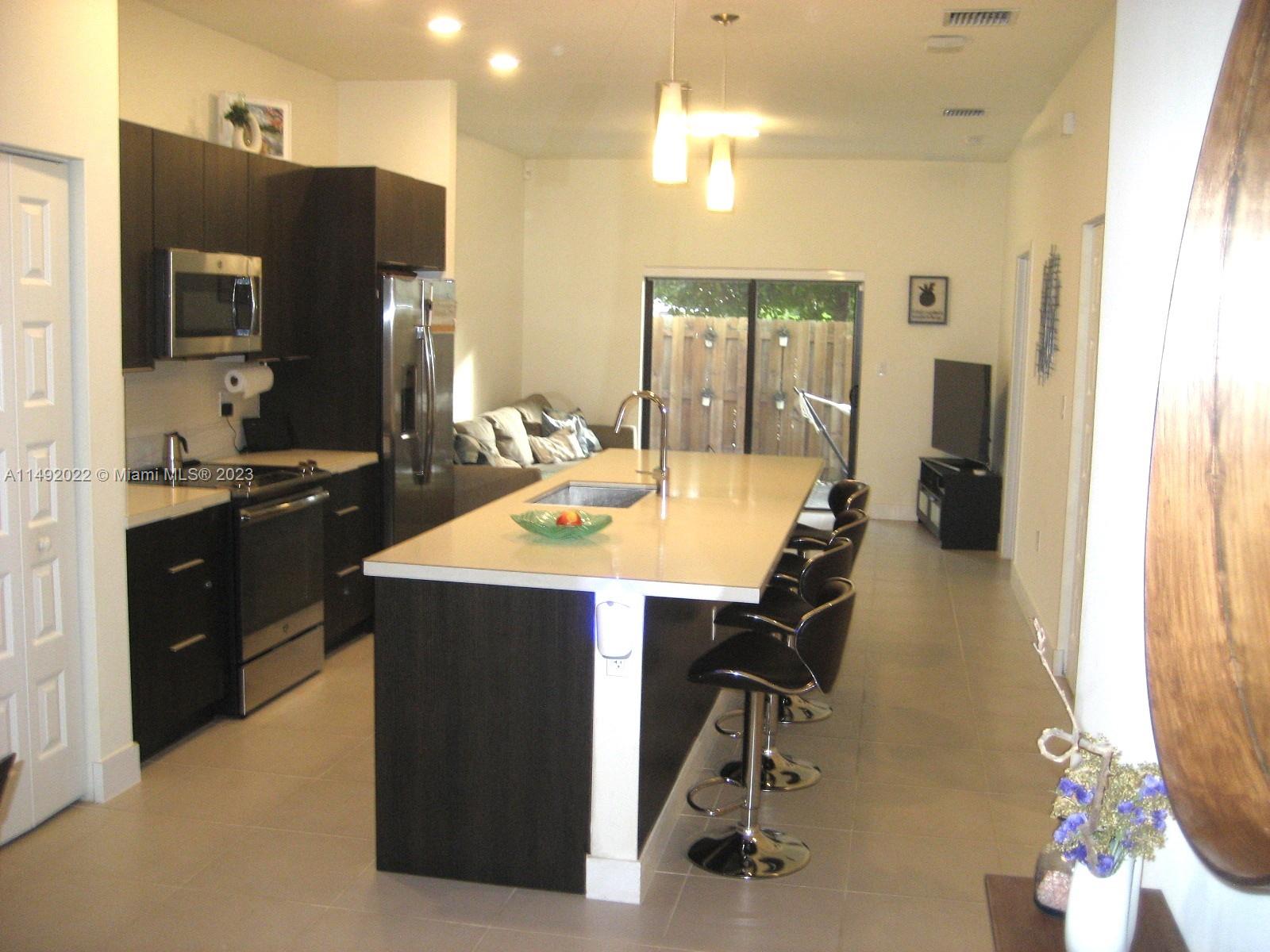 APEX AT PARK CENTRAL COND - Residential Lease