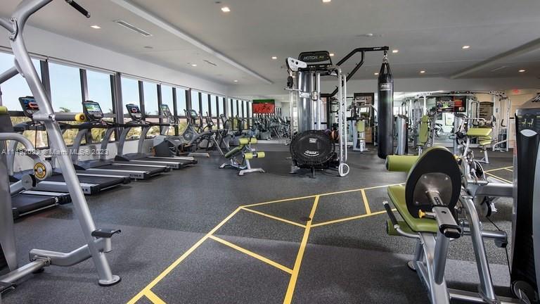 APEX AT PARK CENTRAL COND - Residential Lease