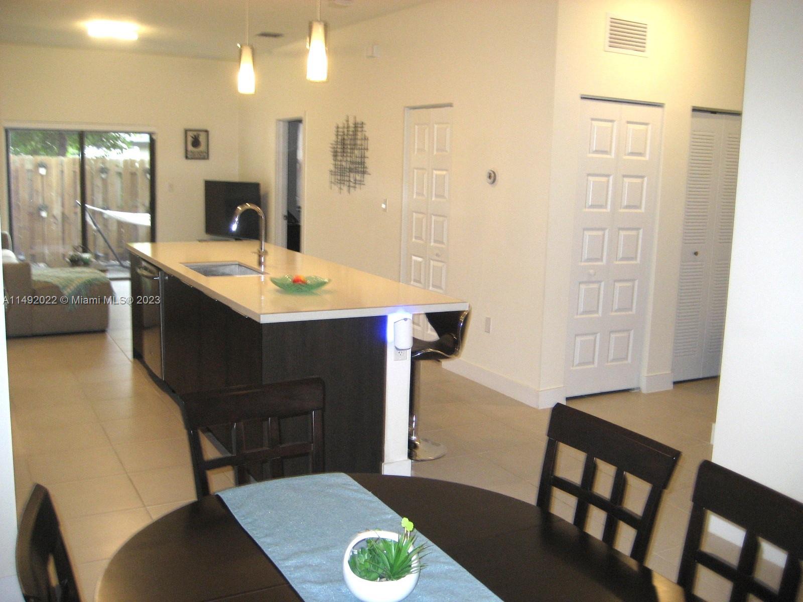 APEX AT PARK CENTRAL COND - Residential Lease