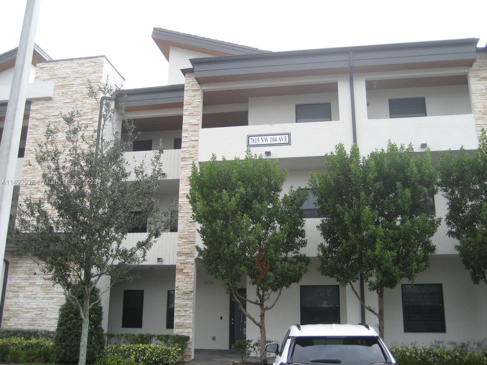 APEX AT PARK CENTRAL COND - Residential Lease
