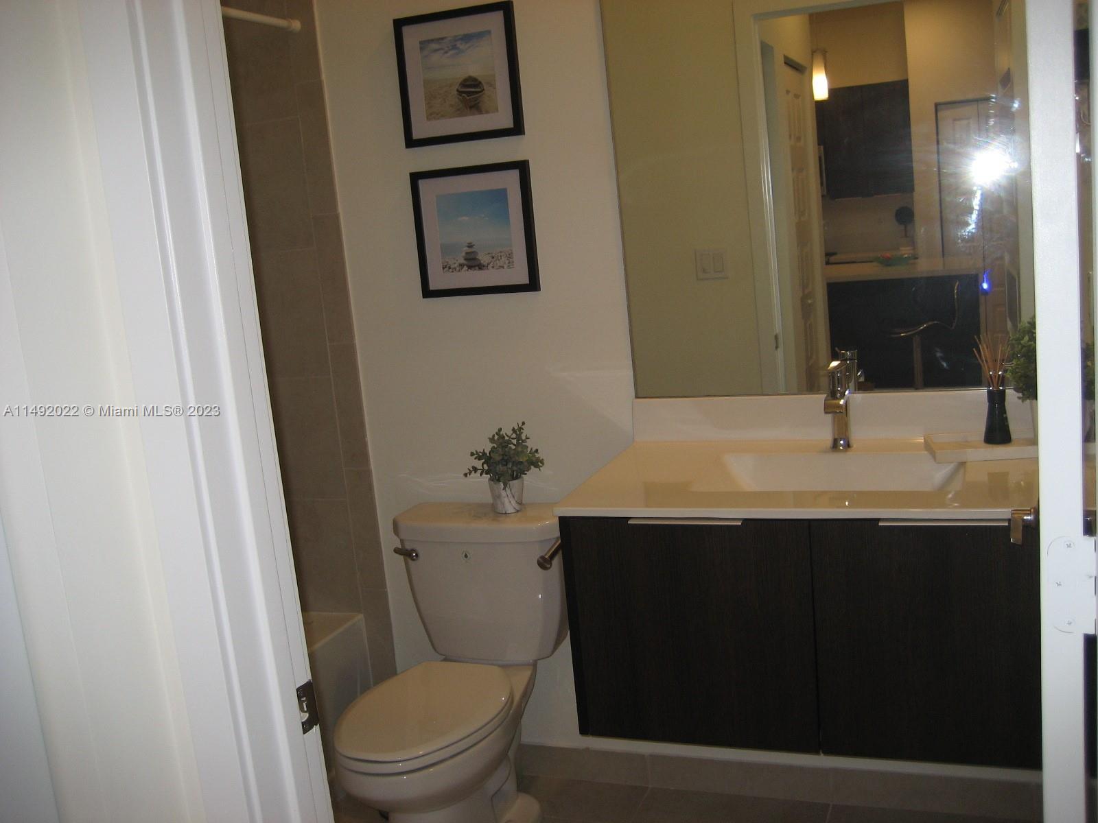 APEX AT PARK CENTRAL COND - Residential Lease