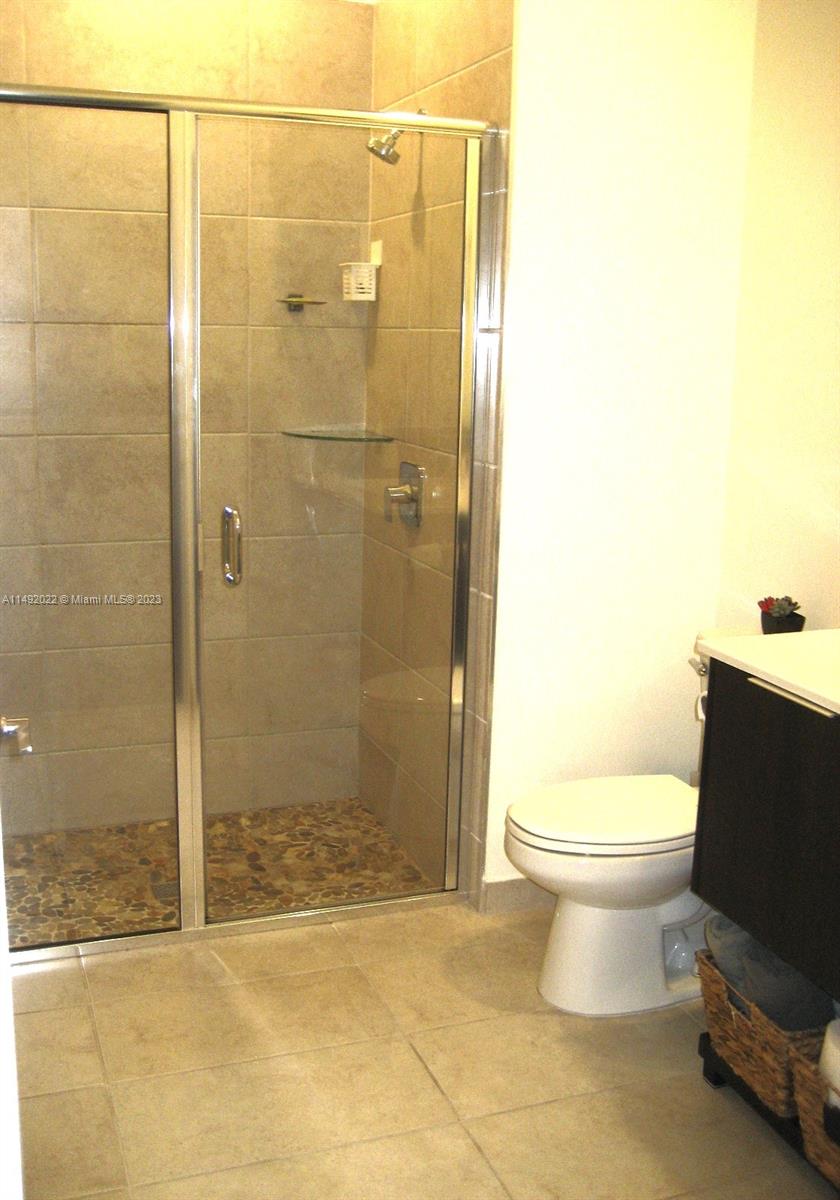 APEX AT PARK CENTRAL COND - Residential Lease