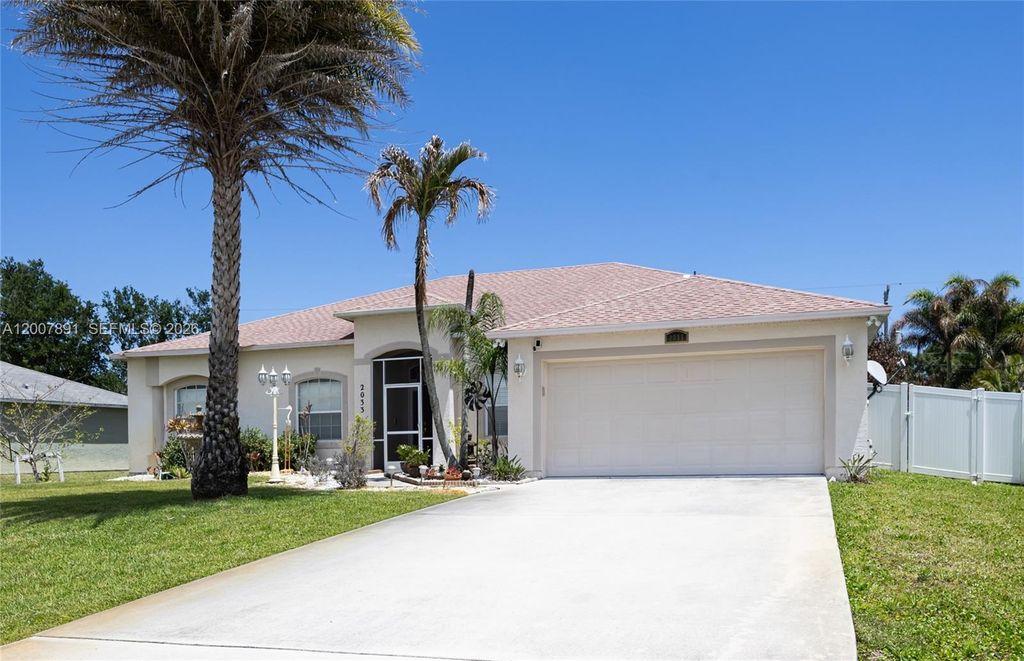 Photo of 2033 SW Beekman St #2033, Port St Lucie, FL 34953 (MLS # A12007891)
