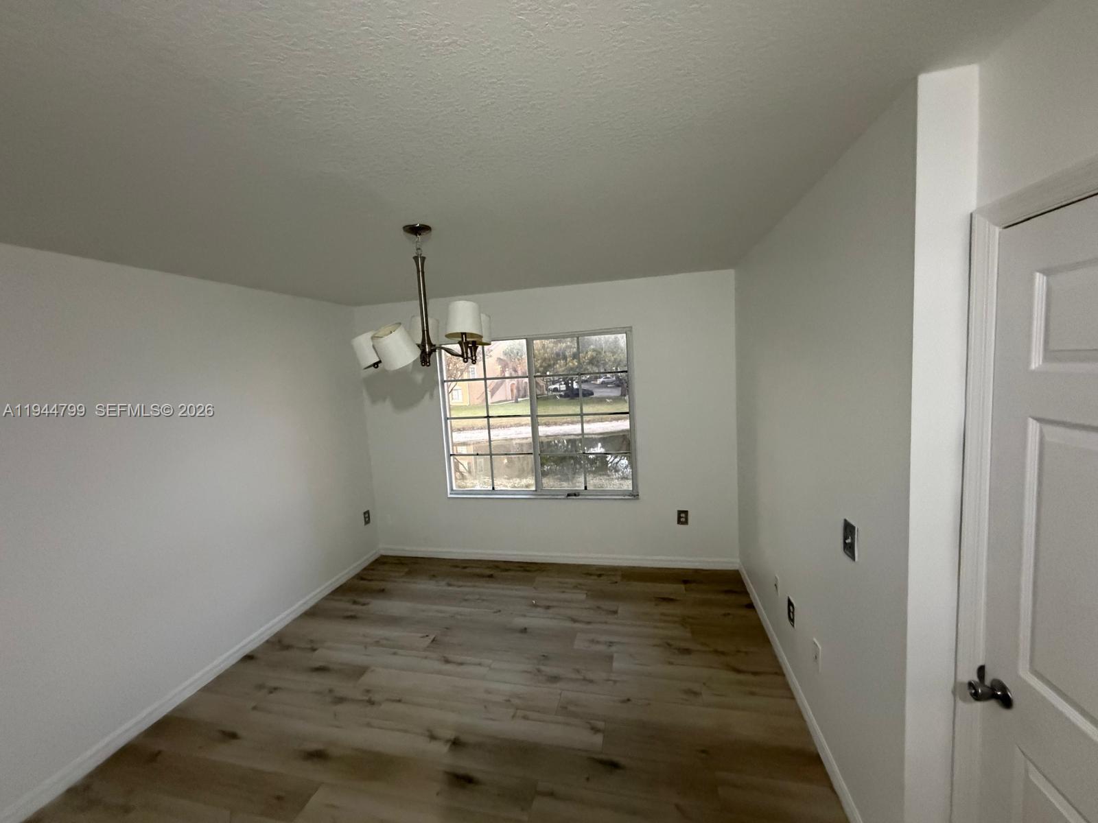 EMERALD ISLE LAGUNA LAKES - Residential