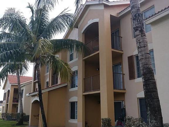 EMERALD ISLE LAGUNA LAKES - Residential