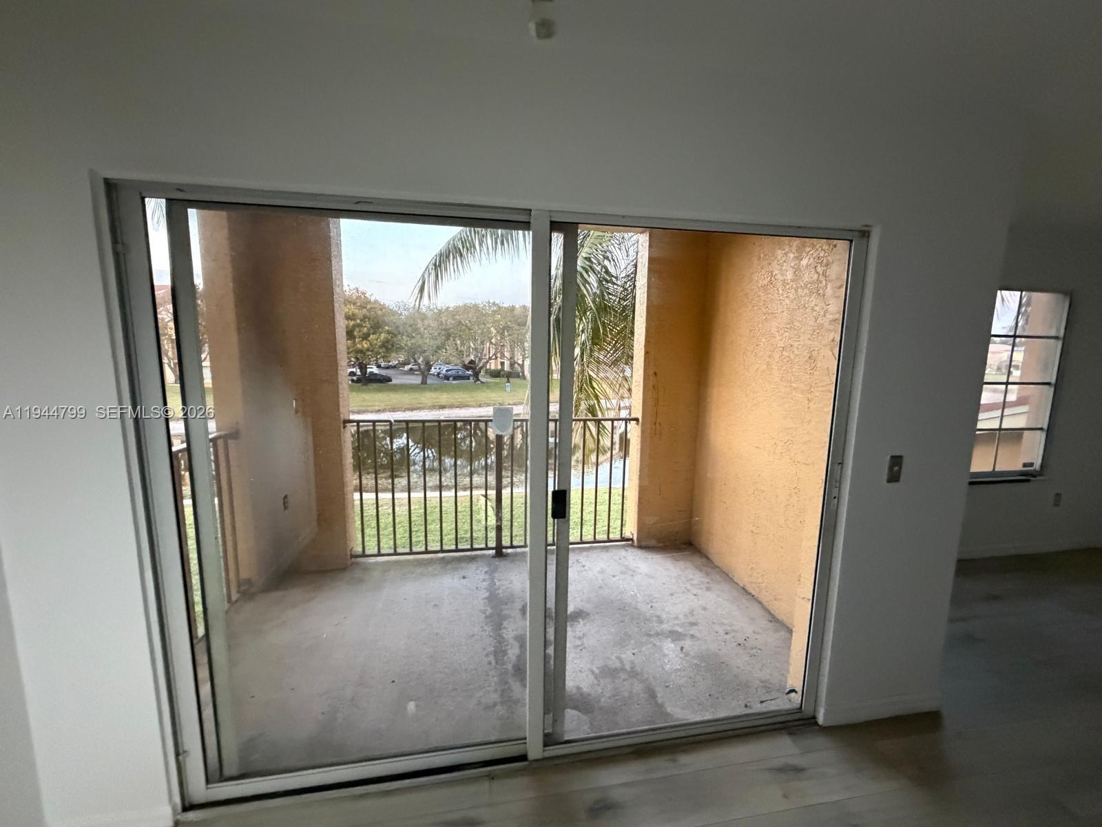 EMERALD ISLE LAGUNA LAKES - Residential