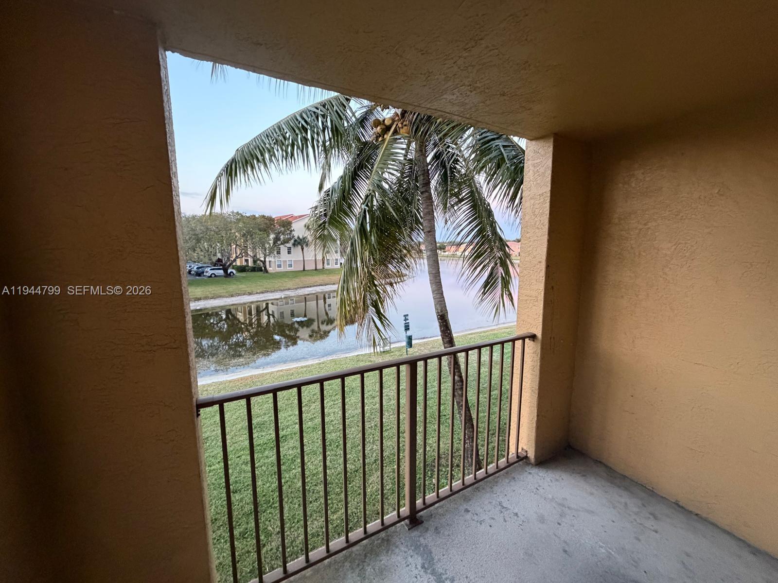 EMERALD ISLE LAGUNA LAKES - Residential