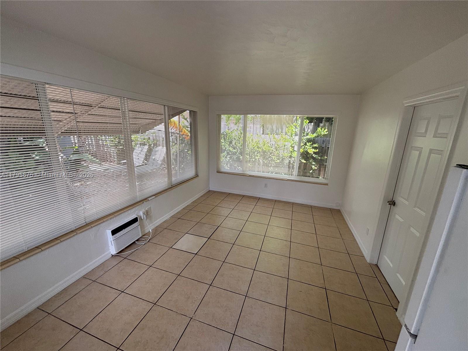 Address Not Disclosed, Fort Lauderdale, Broward County, Florida - 2 Bedrooms  
1 Bathrooms - 