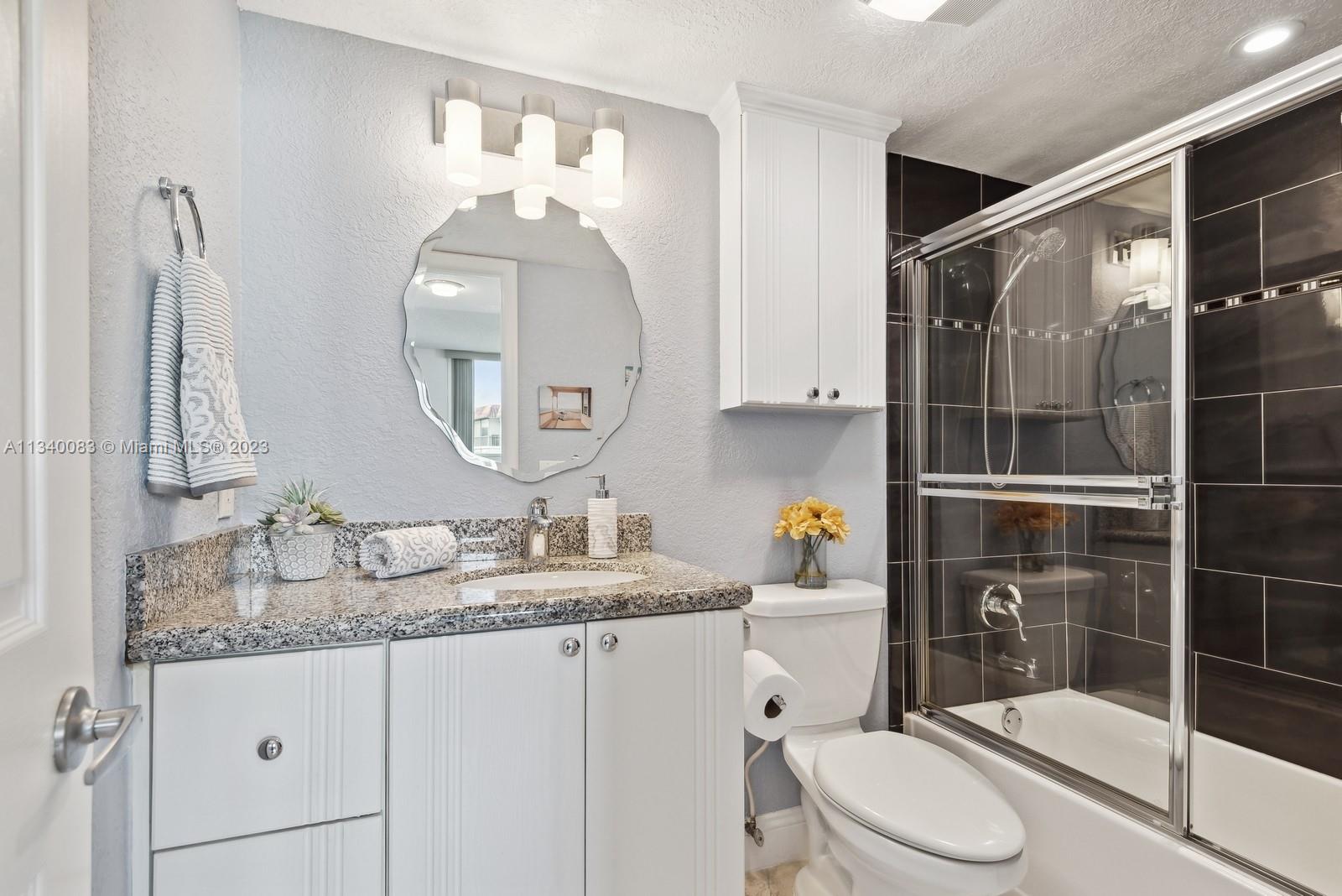 HOLLYBROOK GOLF AND - Residential