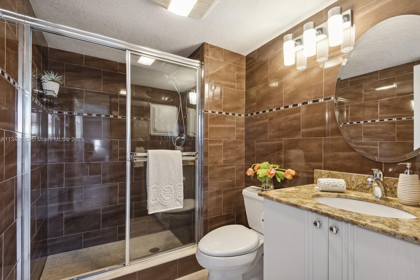 HOLLYBROOK GOLF AND - Residential