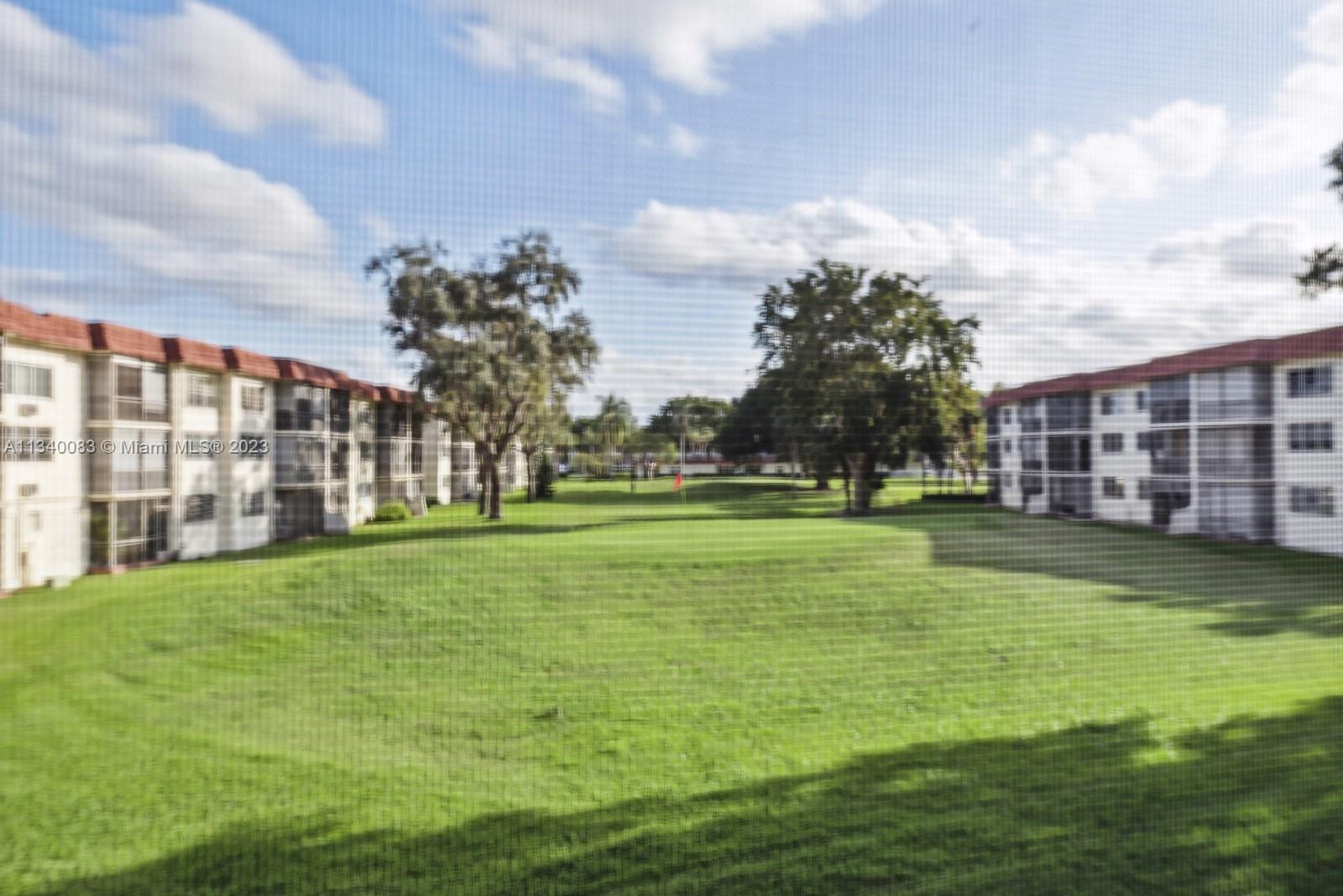 HOLLYBROOK GOLF AND - Residential