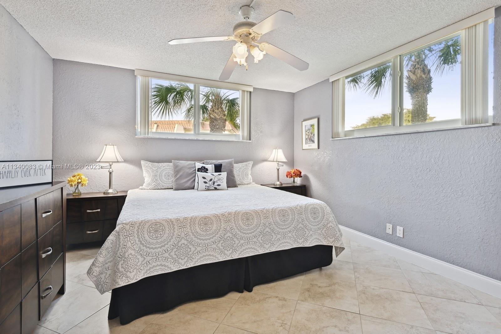 HOLLYBROOK GOLF AND - Residential