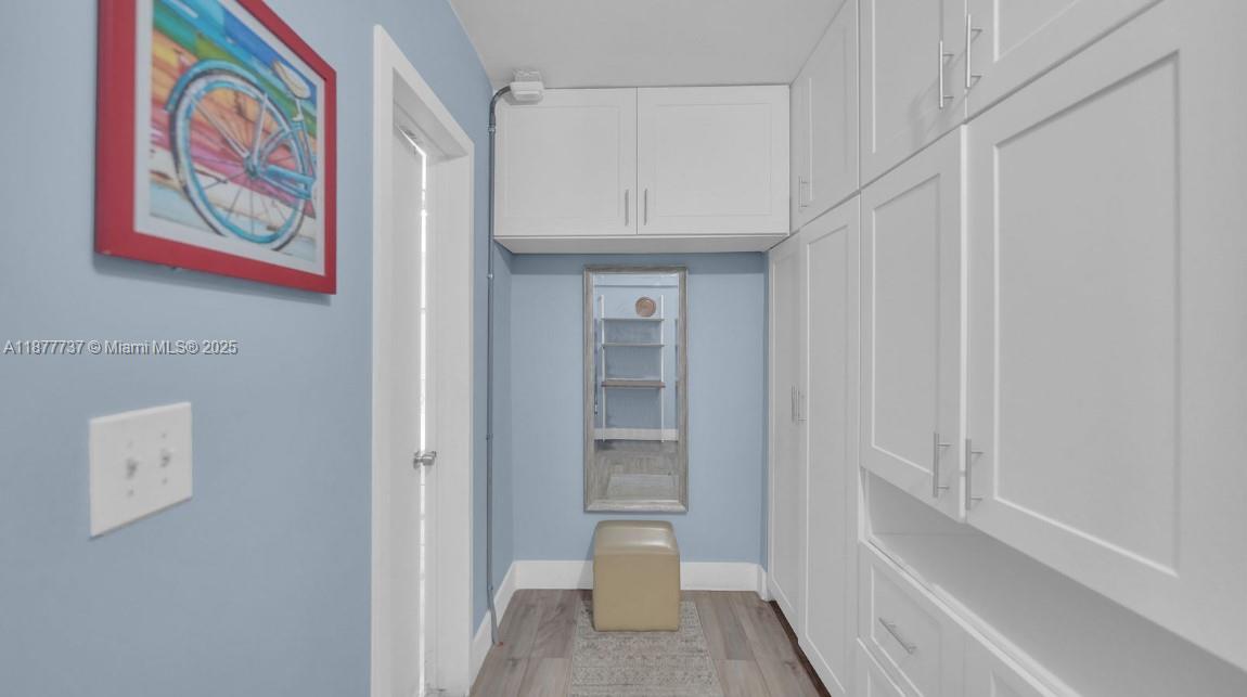 Cozy Studio apartment for rent in South Beach! Fully furnished. This unit has an open layout with amazing natural light, wood-style floors, walk-in closet, nice bathroom, plenty of storage space. Bike storage, covered parking areas, elevator, gated community. Only first Month + Security Deposit (with approved credit). Priced to rent because of ongoing building renovations.
Perfect for full-time living or a vacation retreat in one of Miami Beach's most desirable neighborhoods. Explore the vibrant South Beach neighborhood, with its renowned restaurants, shops, and nightlife. Experience Miami Beach living at its finest in this charming Studio apartment! One parking space.