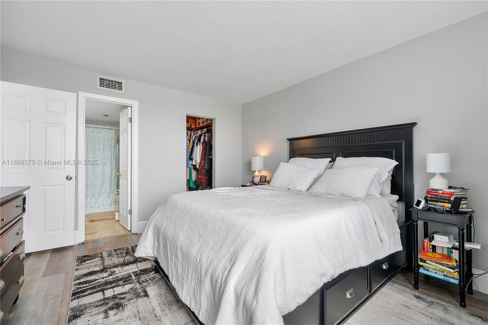 LAKE EMERALD CONDOMINIUM - Residential Lease