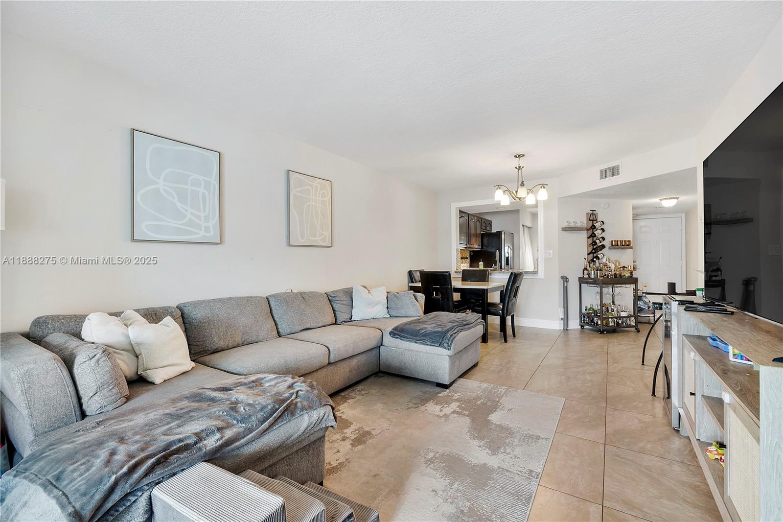 LAKE EMERALD CONDOMINIUM - Residential Lease