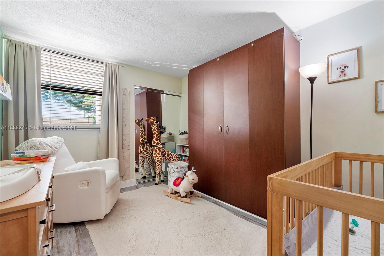 LAKE EMERALD CONDOMINIUM - Residential Lease