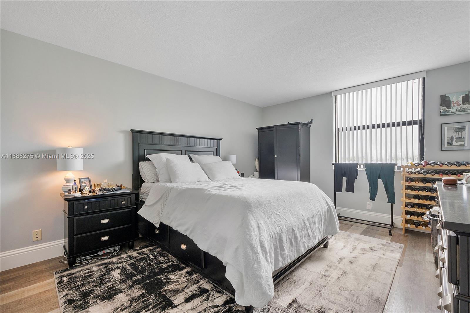 LAKE EMERALD CONDOMINIUM - Residential Lease