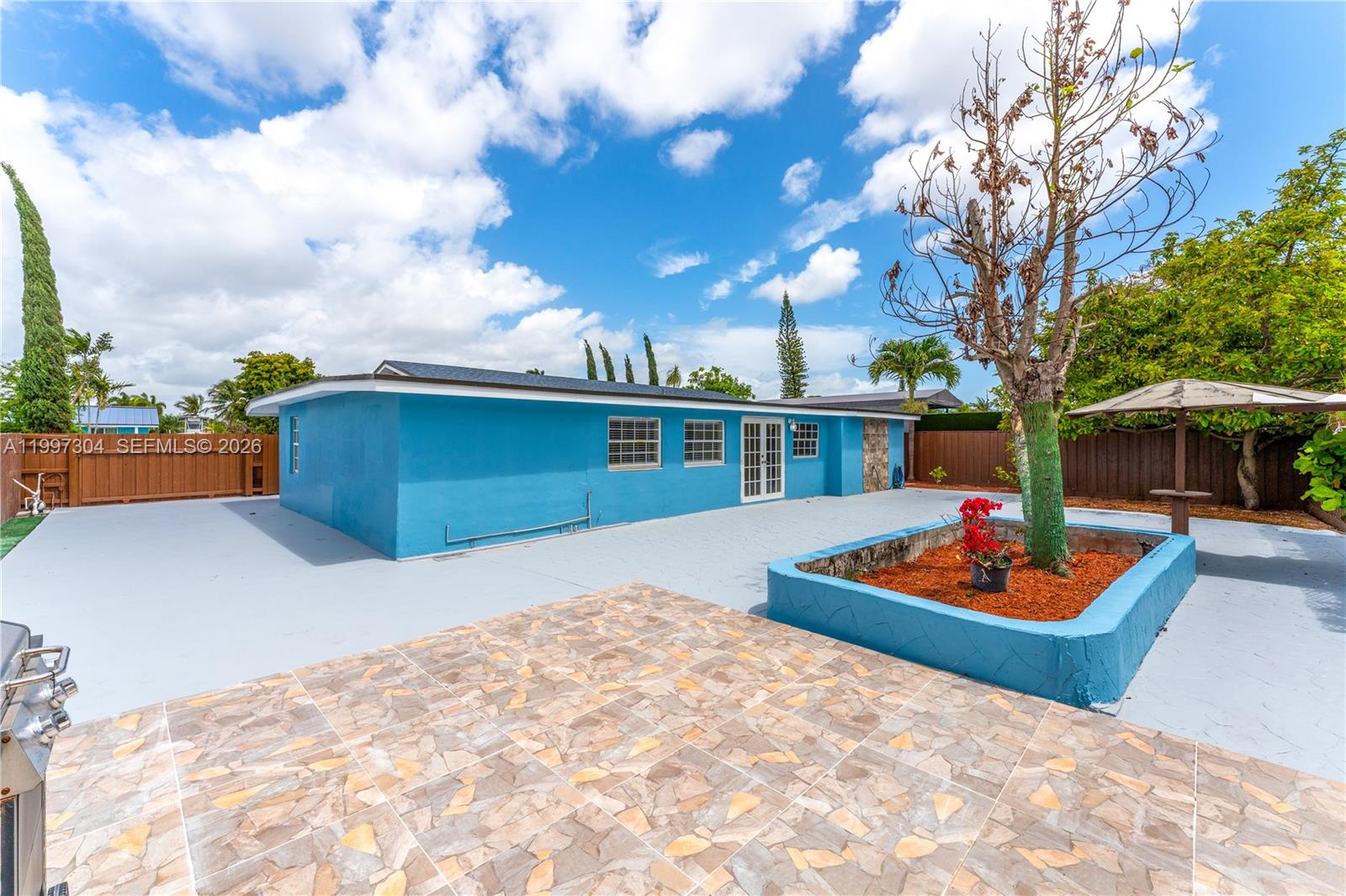 21ST CENTURY HOMES NEW - Residential