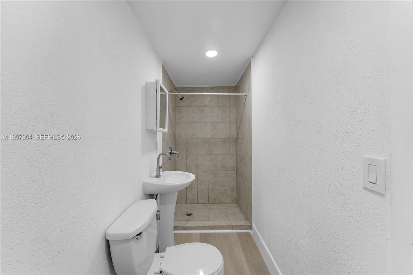 21ST CENTURY HOMES NEW - Residential