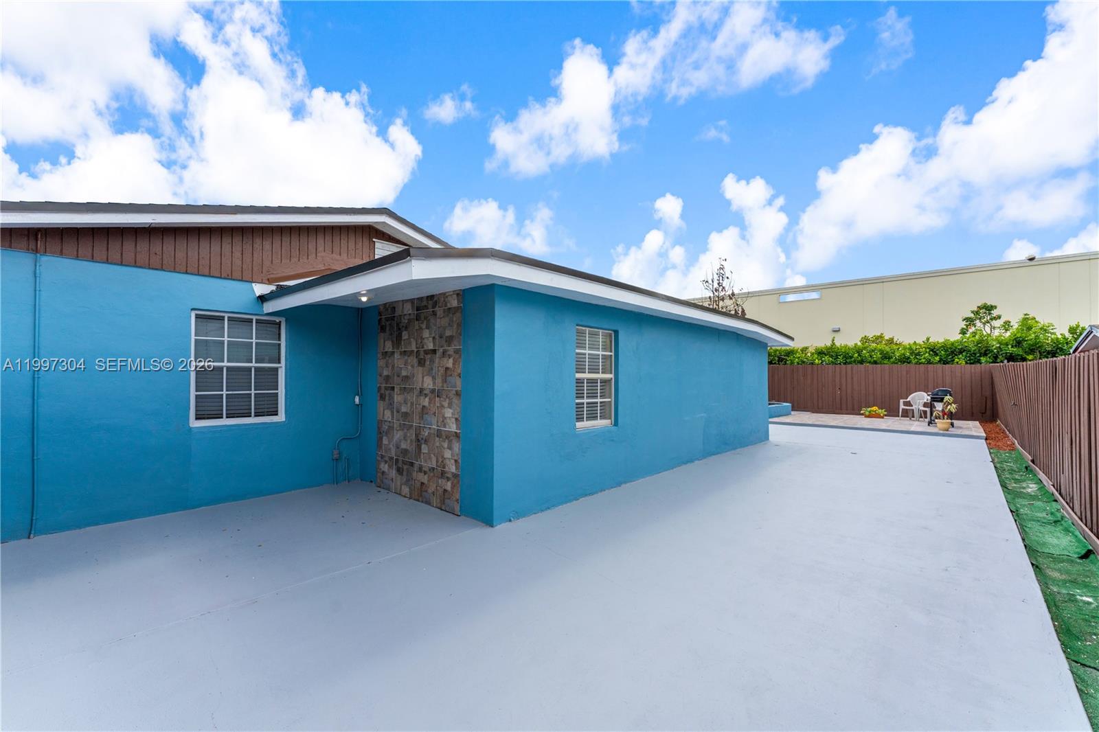 21ST CENTURY HOMES NEW - Residential