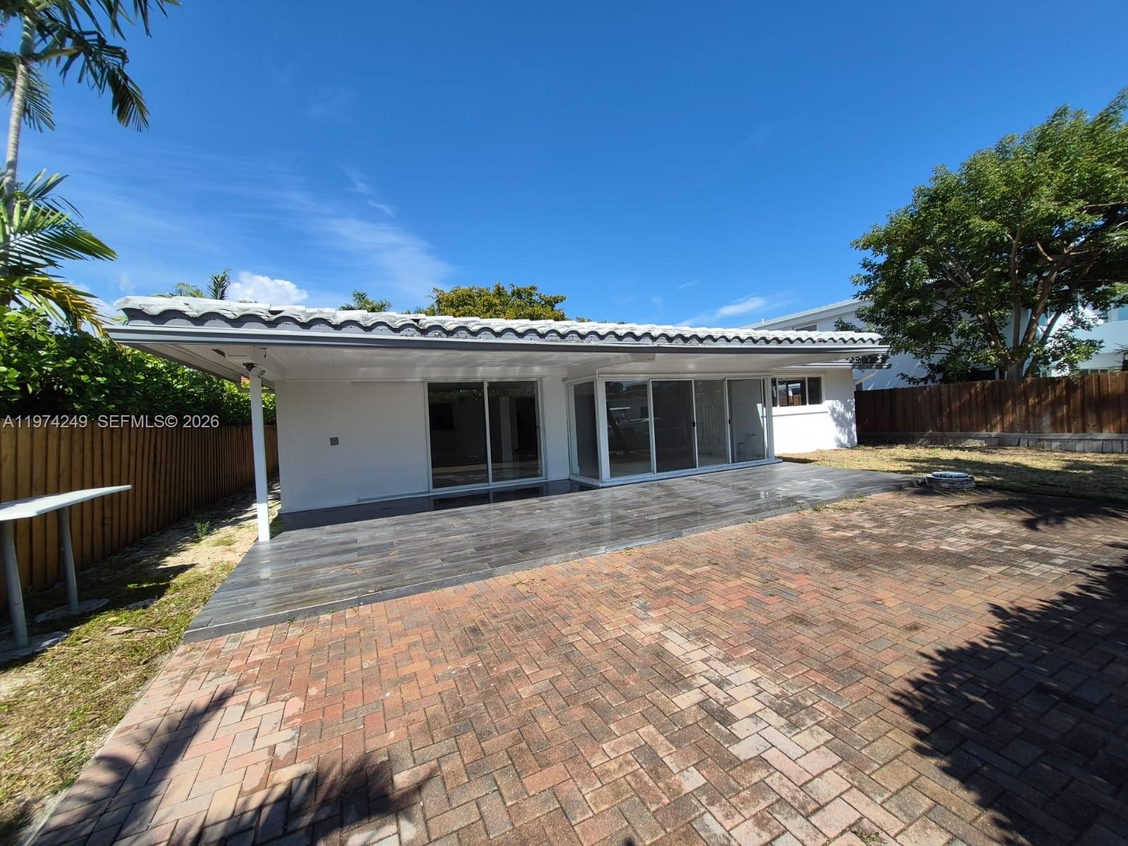 BAY CREST SEC 3 - Residential Lease