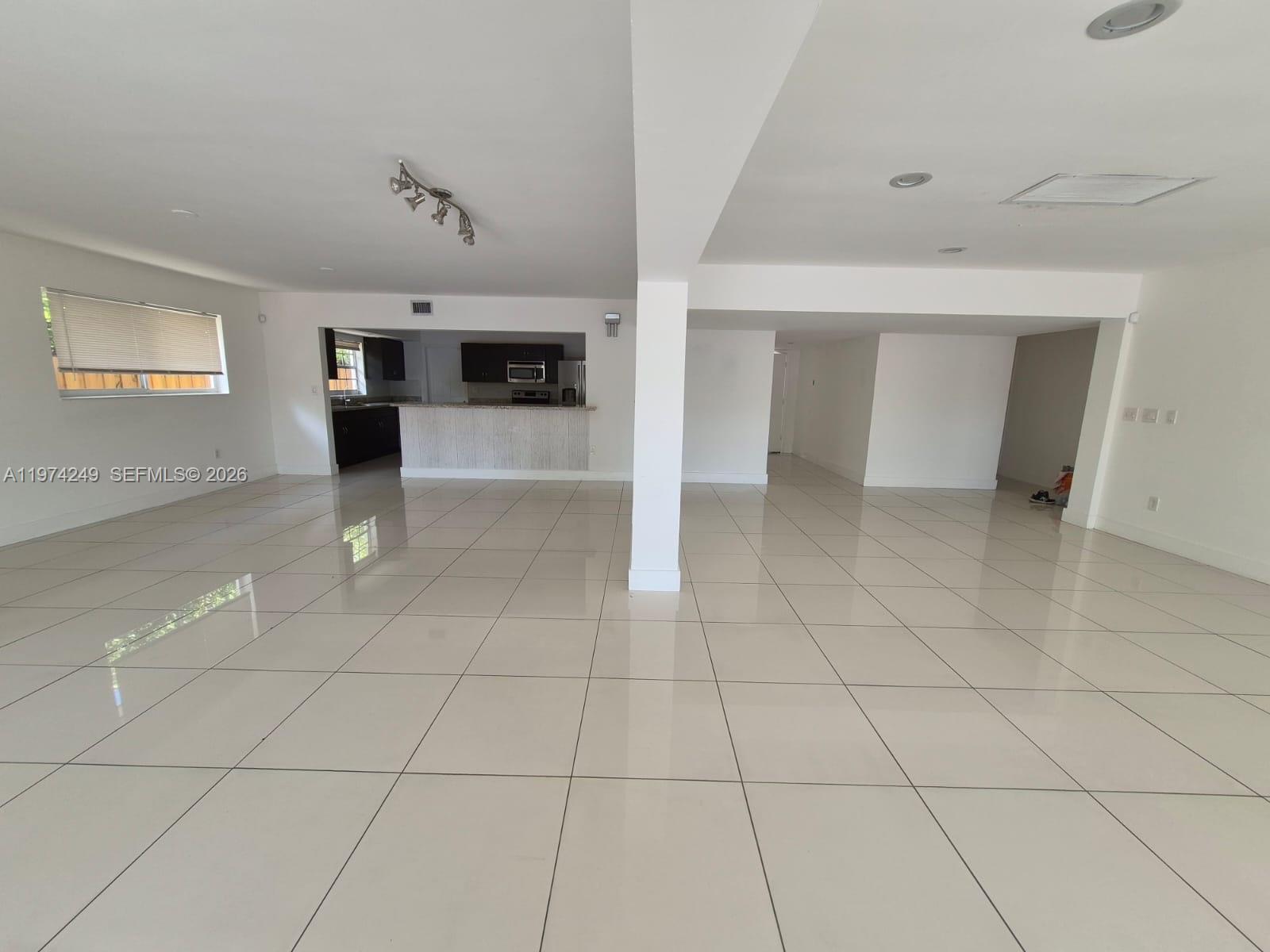 BAY CREST SEC 3 - Residential Lease