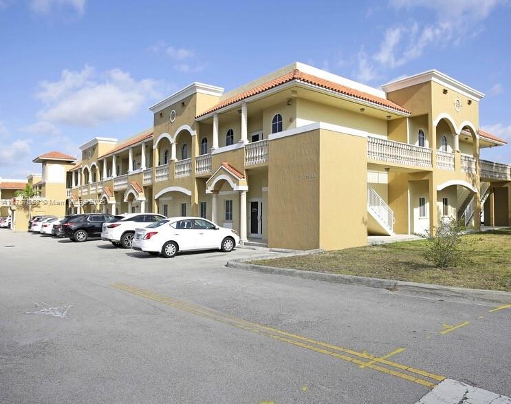 This fully equipped dental practice offers an excellent opportunity to start your own practice in a prime location within a bustling shopping center. Featuring three operatories that are fully plumbed and ready for use, this space is available for lease at just $2,000/month. With an asking price of $220,000, this turnkey setup is perfect for a dentist looking to establish a new practice. Please note that the space requires a permit and Certificate of Use, which typically takes 8-12 weeks to process. Don't miss your chance to build your dental career in a thriving community.