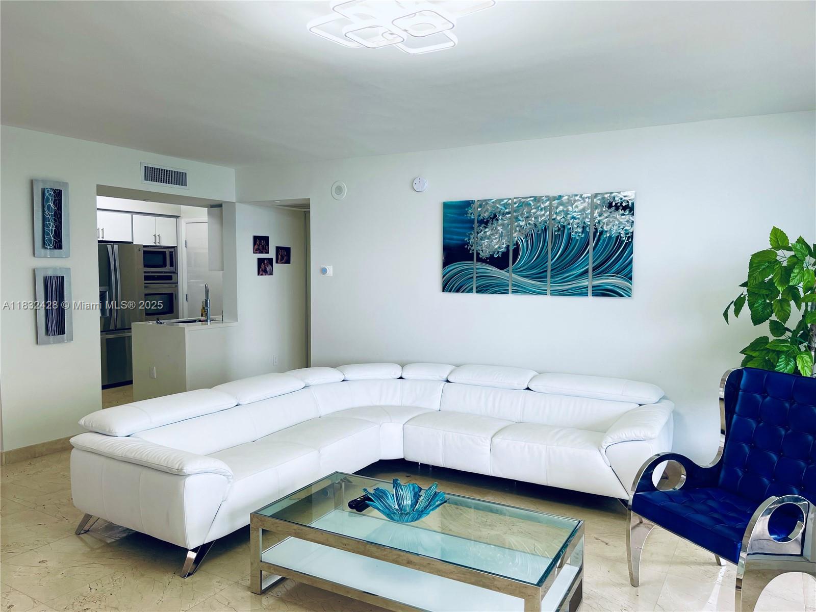 18911 Collins Ave 2002