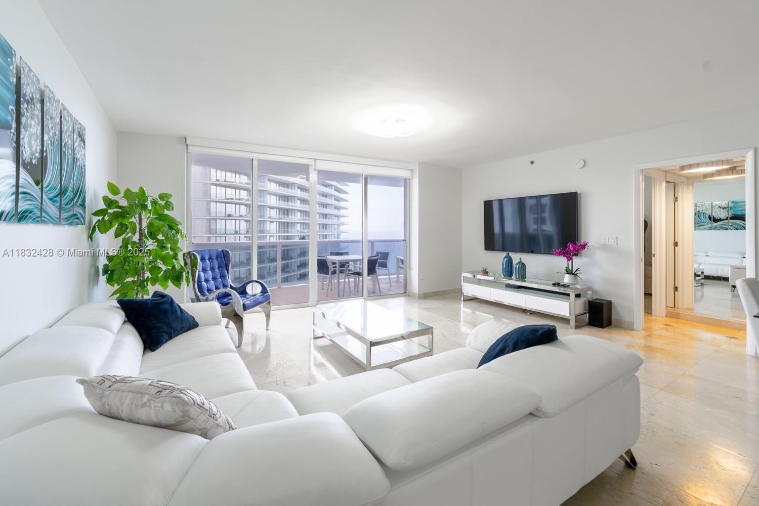 18911 Collins Ave 2002
