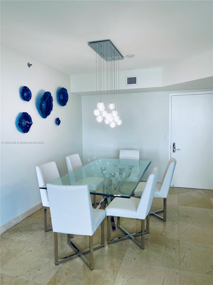 18911 Collins Ave 2002