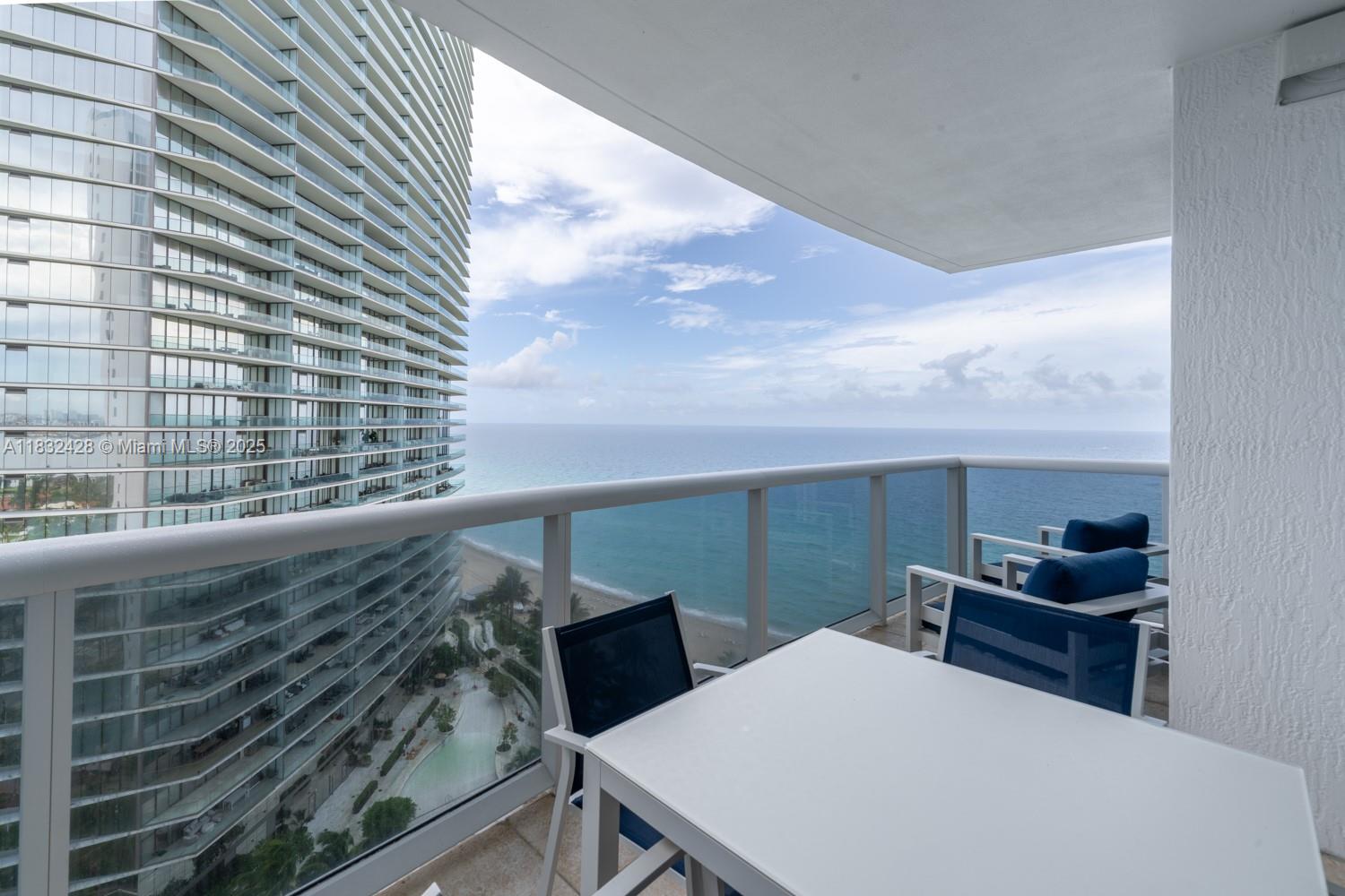 18911 Collins Ave 2002