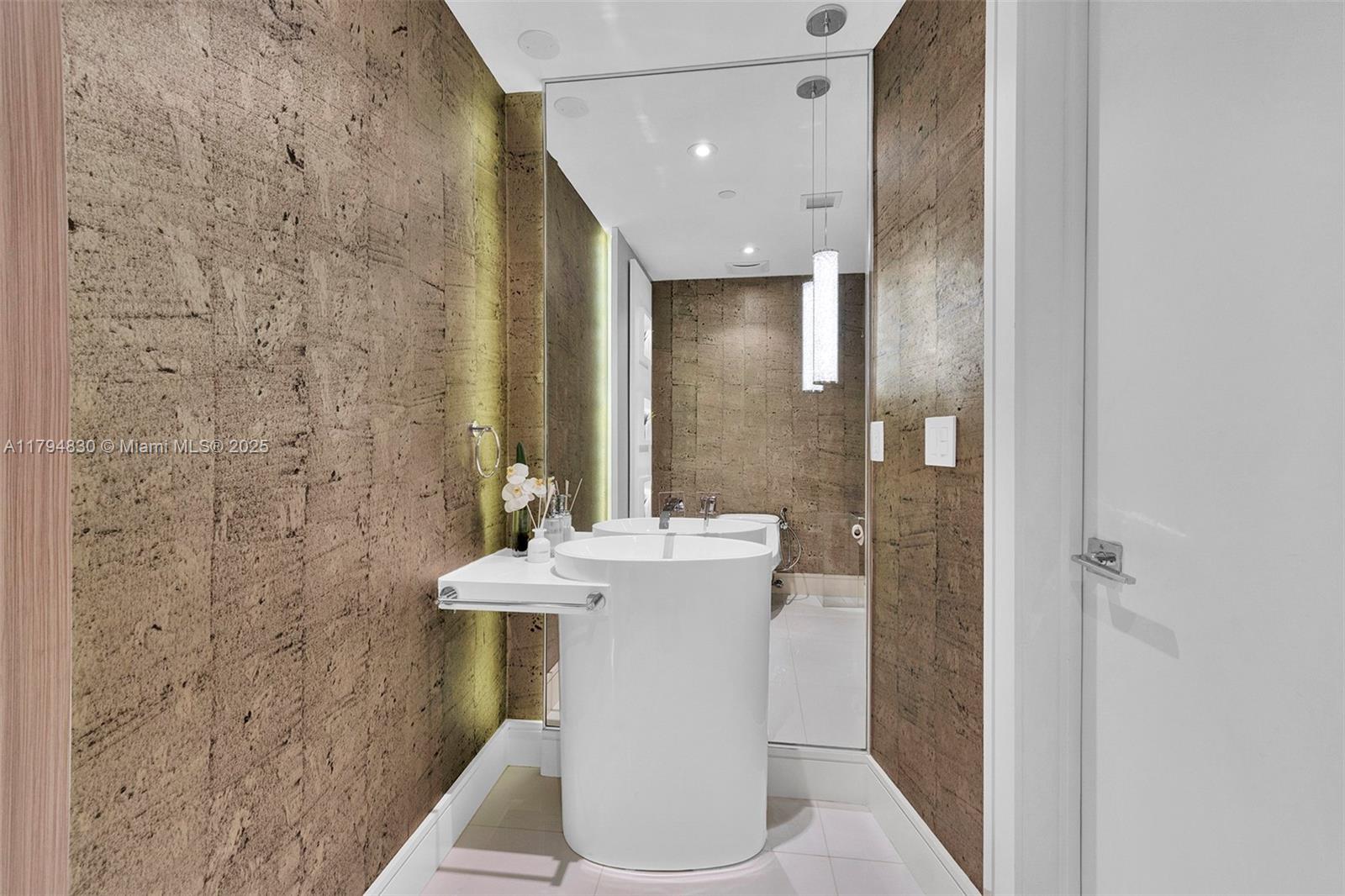 JADE OCEAN CONDO - Residential