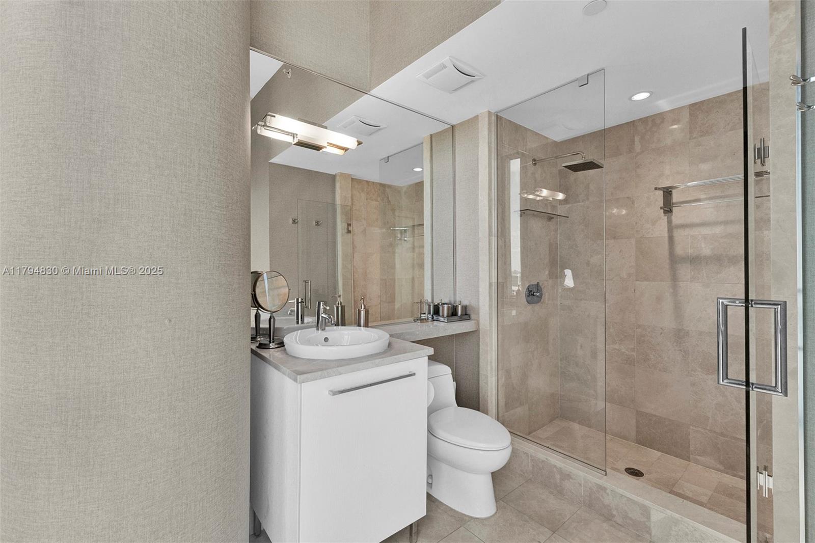 JADE OCEAN CONDO - Residential