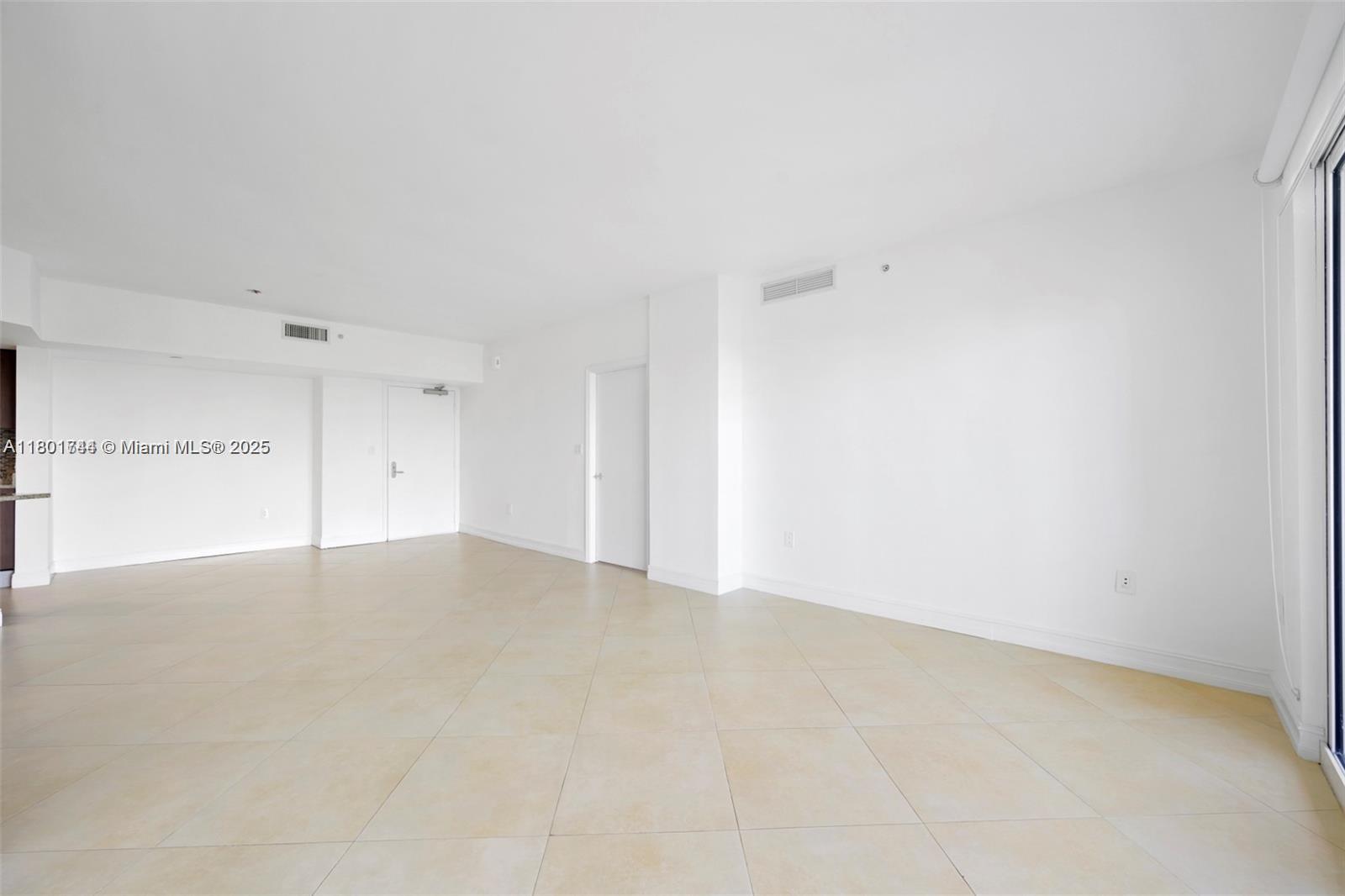 20000 E Country Club Dr 606