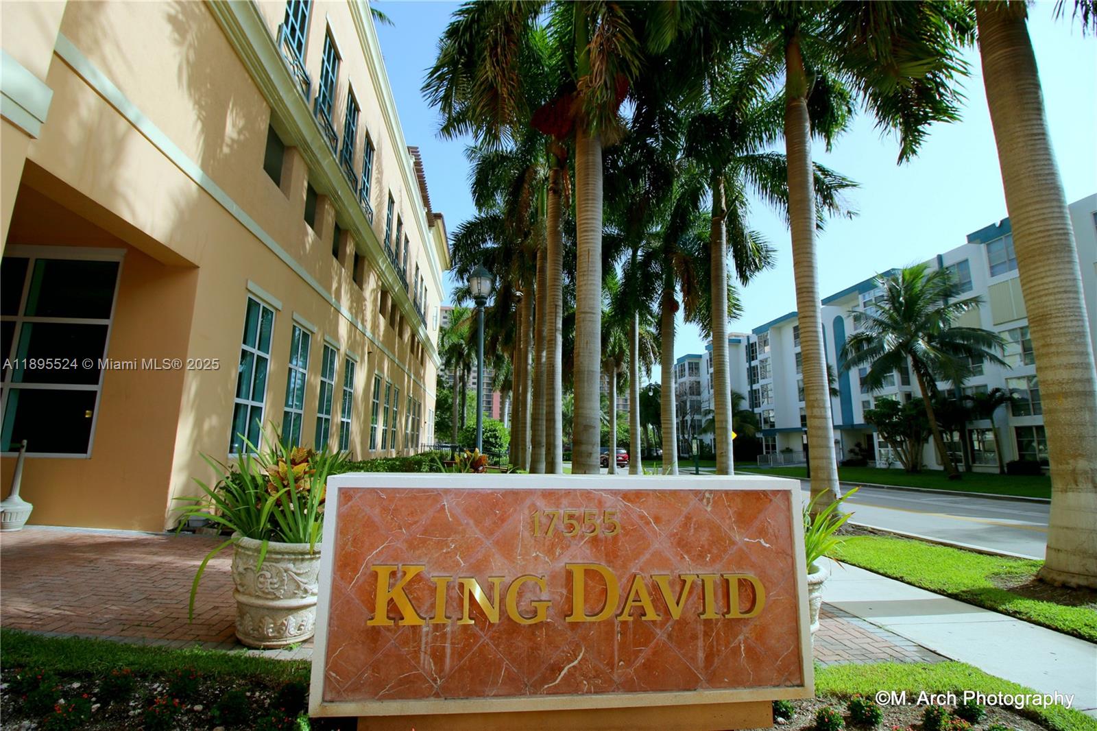 KING DAVID OF SUNNY ISLES - Residential