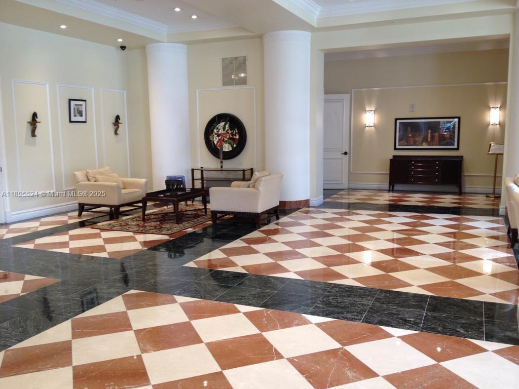 KING DAVID OF SUNNY ISLES - Residential