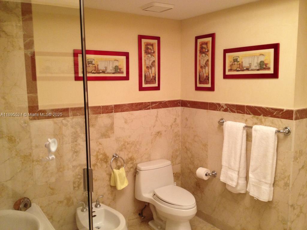 KING DAVID OF SUNNY ISLES - Residential