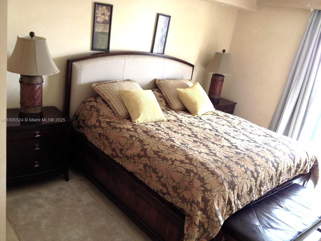 KING DAVID OF SUNNY ISLES - Residential